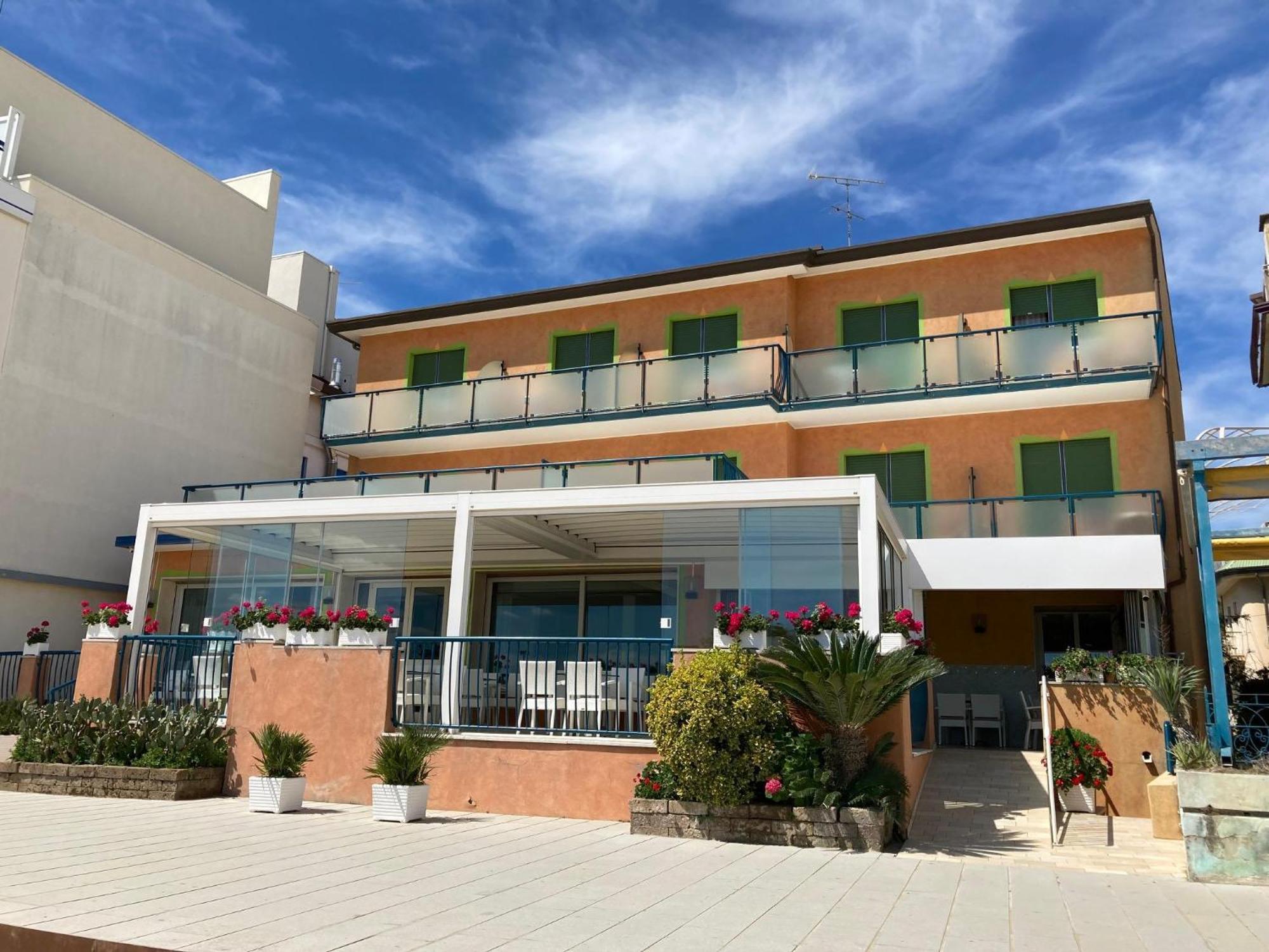 Hotel Giacomazzo كاوْرلي المظهر الخارجي الصورة